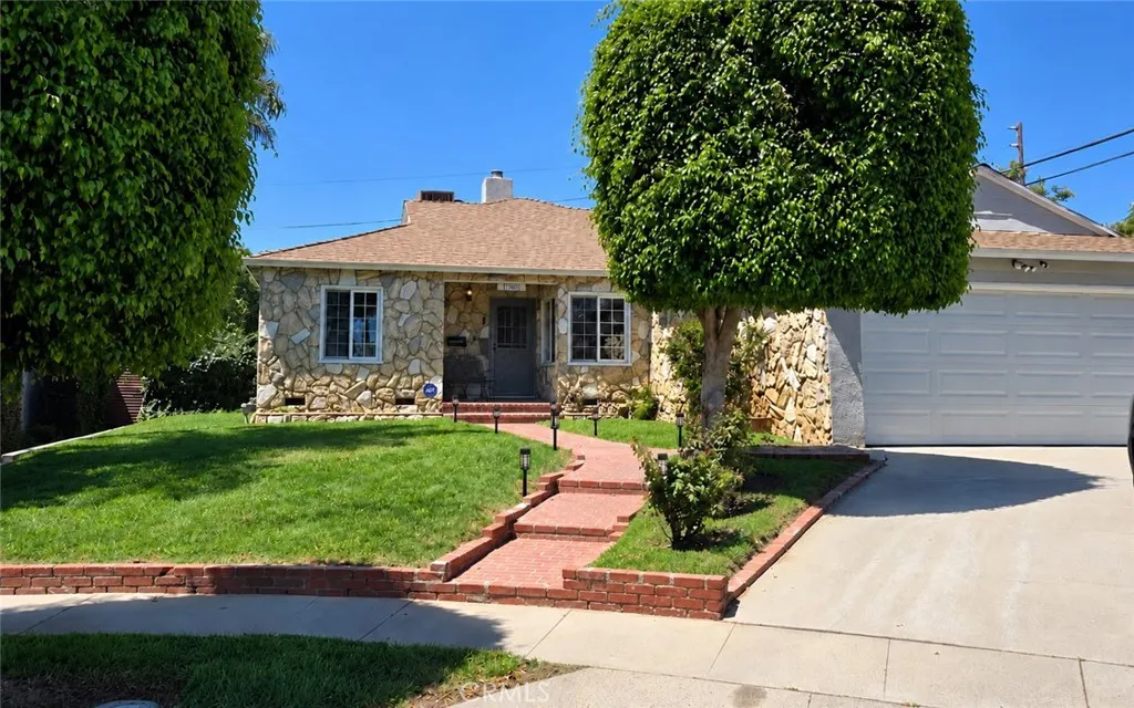 Lake Balboa, CA 91406