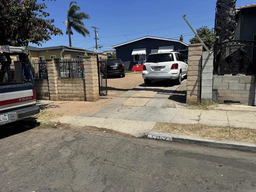 https://cdn.realtyfeed.com/cdn/127/306782444/29728cbd0d1405661c66b7ff646c6adb.webp