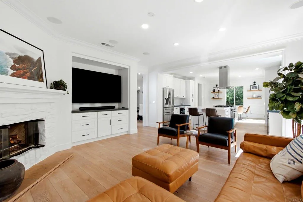 https://cdn.realtyfeed.com/cdn/127/306782477/071a716b72fbcd3a7590f23dc64190d2.webp