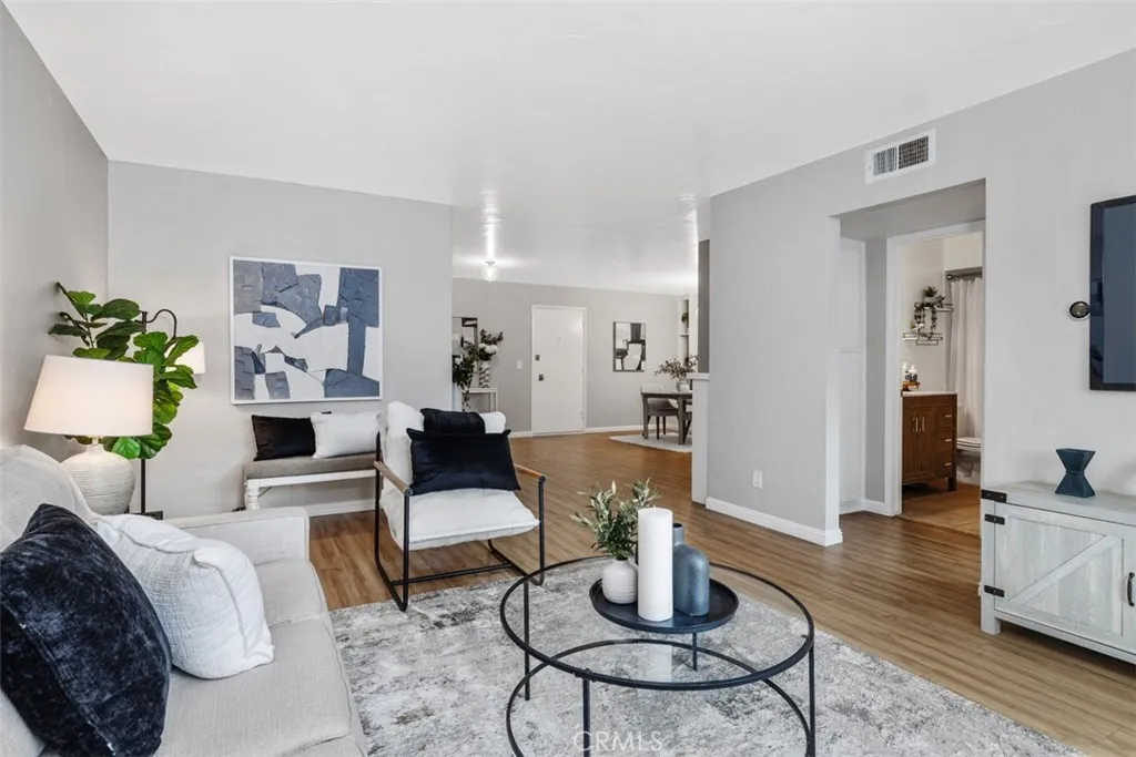 Photo #11: ND26167215 Listing: Photo #11