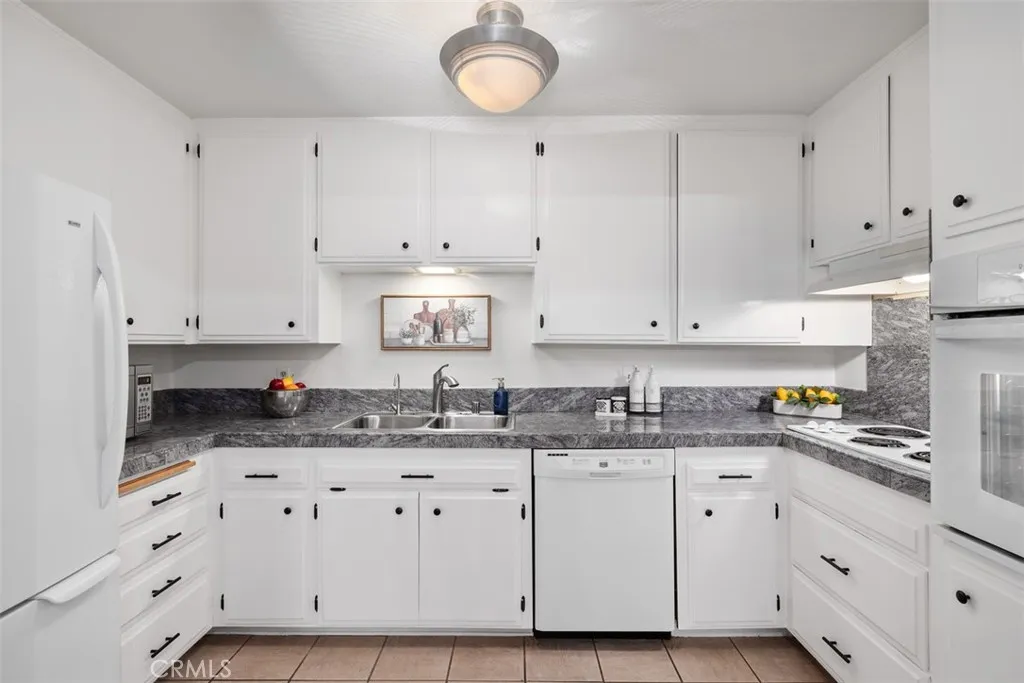 3266 1st Ave Unit 13, San Diego, CA 92103 - Photo 4 of 31, San Diego, CA