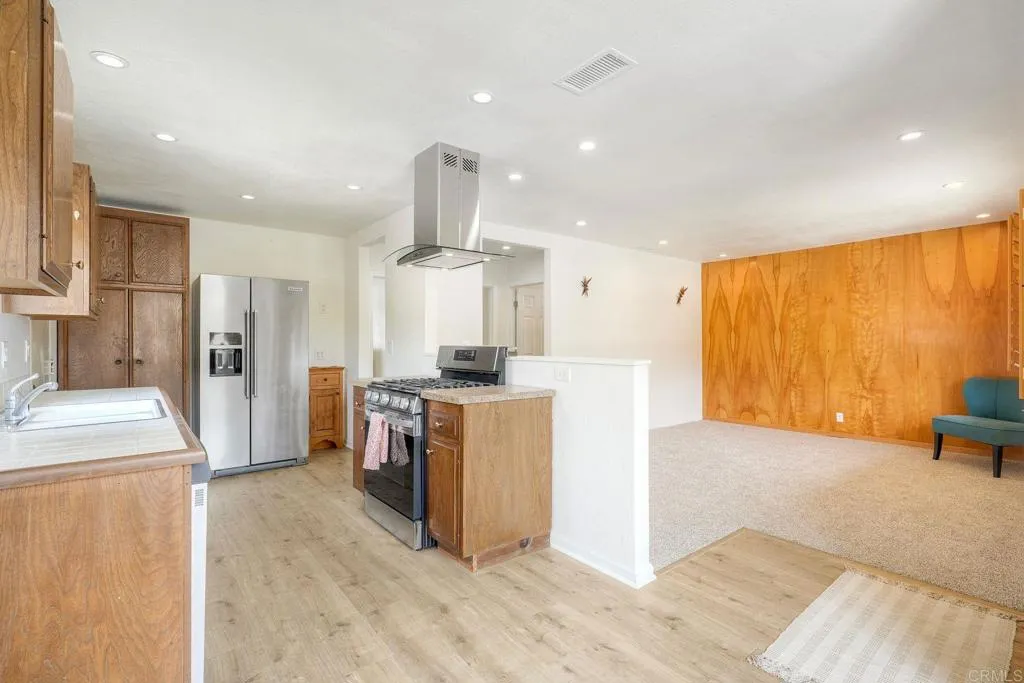 https://cdn.realtyfeed.com/cdn/127/306782507/1d37df0c3ae3d0d8652999c34ca58b5d.webp
