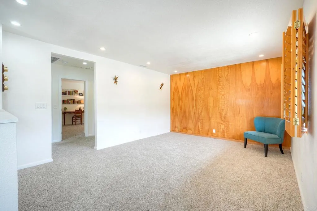 https://cdn.realtyfeed.com/cdn/127/306782507/204d923625144c7f747563a62805cf28.webp