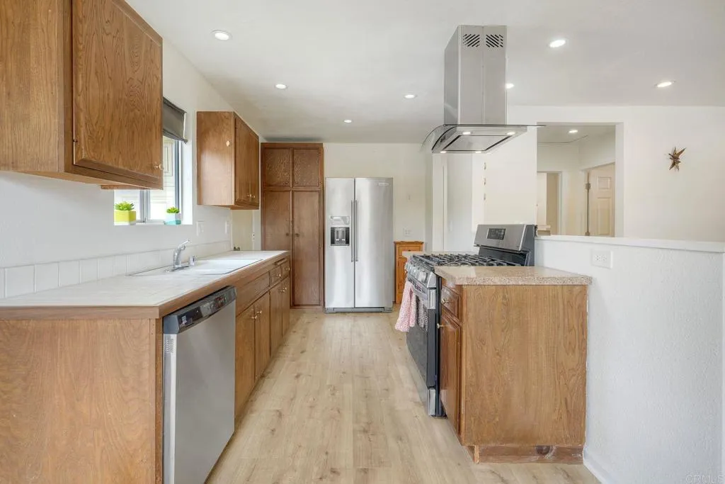 https://cdn.realtyfeed.com/cdn/127/306782507/572dd198c53348d42df68a3bd6fa6537.webp