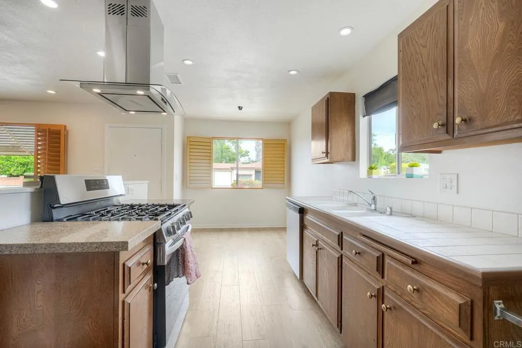 https://cdn.realtyfeed.com/cdn/127/306782507/ab8d0ffa2b7e2168e745ad366d8701d5.webp