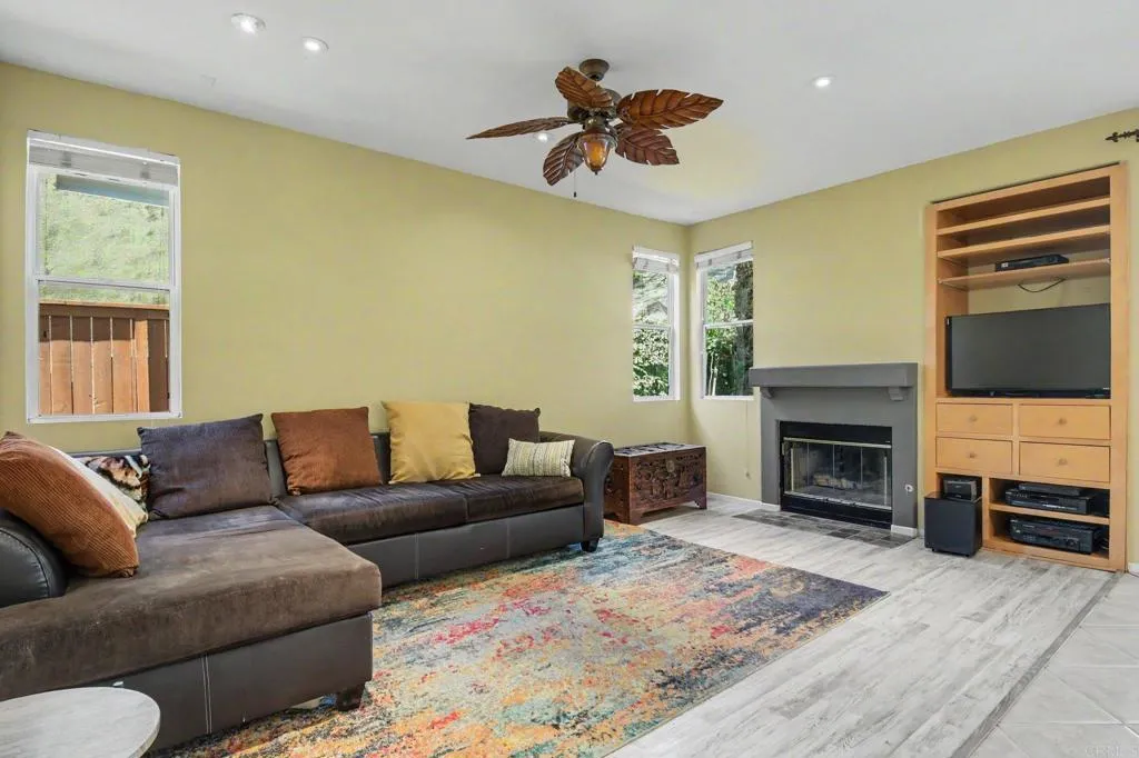 https://cdn.realtyfeed.com/cdn/127/306782543/141613a76a52349e36875247c8d728fc.webp