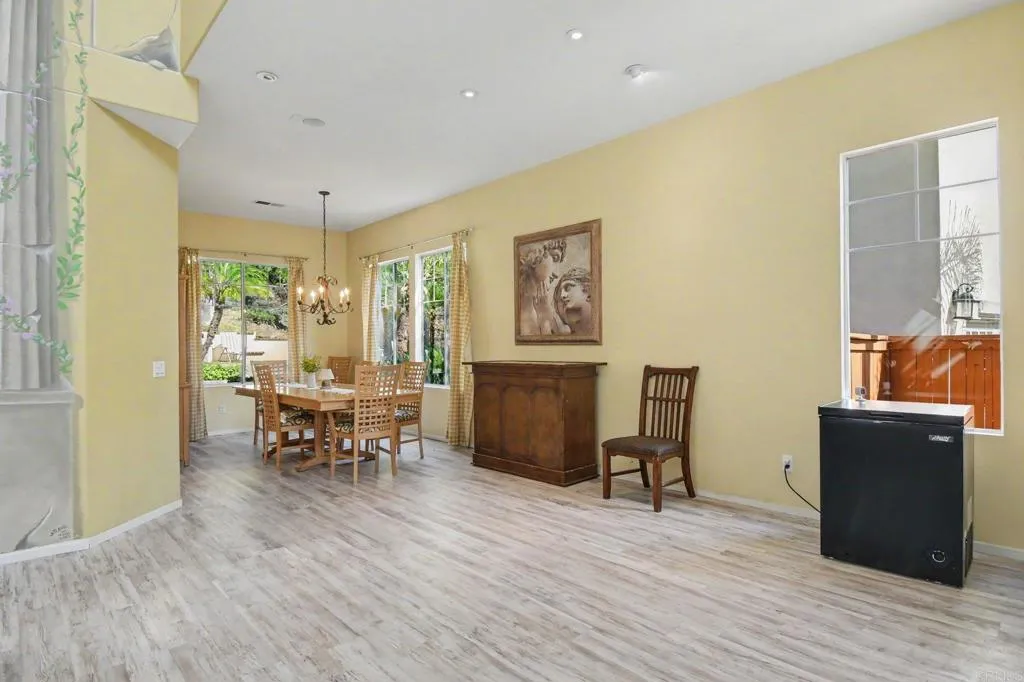 https://cdn.realtyfeed.com/cdn/127/306782543/2b6040d8bbe2c1f70f6ac0b0f4285603.webp