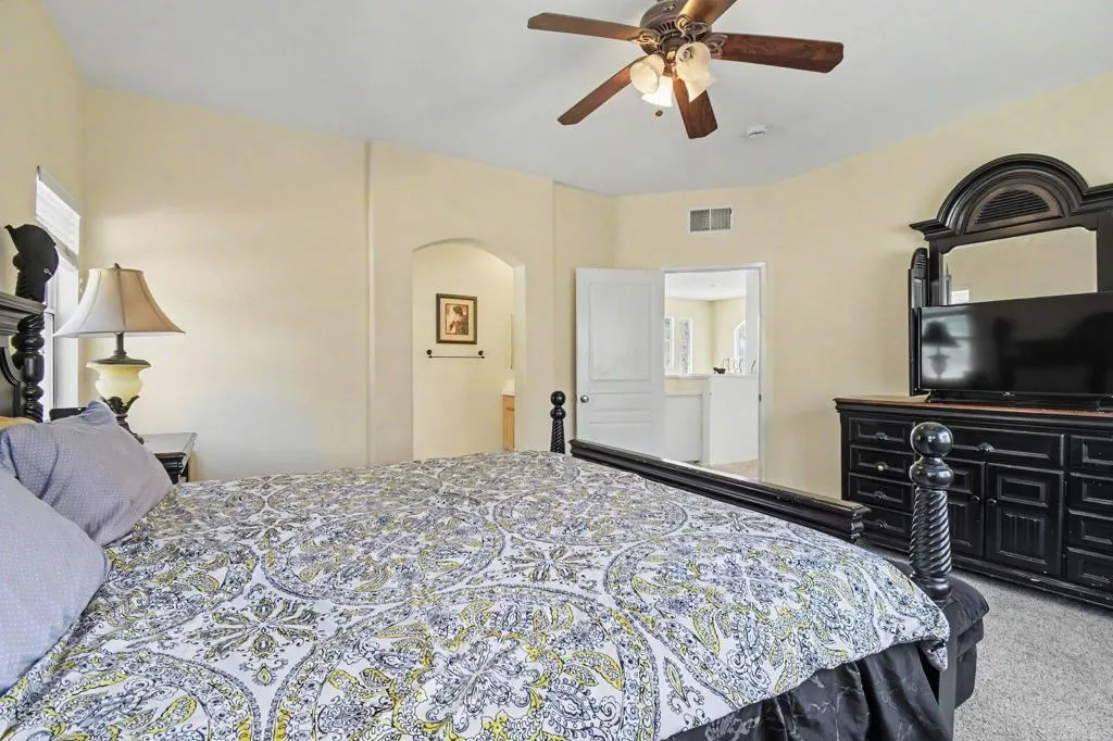 https://cdn.realtyfeed.com/cdn/127/306782543/2d0faa7a68978493857acc5c306f8165.webp