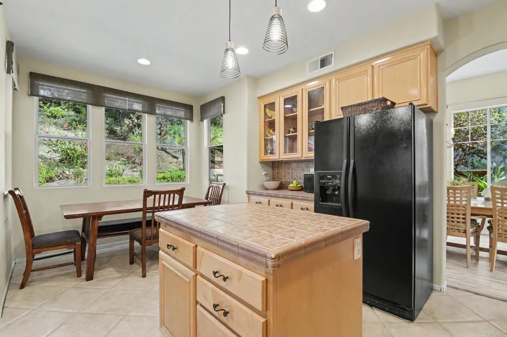 https://cdn.realtyfeed.com/cdn/127/306782543/b366d8e340068a0386aa5d7be251fec1.webp