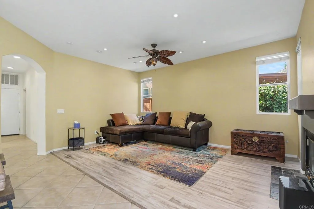 https://cdn.realtyfeed.com/cdn/127/306782543/e86a3ef72e6a08016ba205a0dcb48981.webp