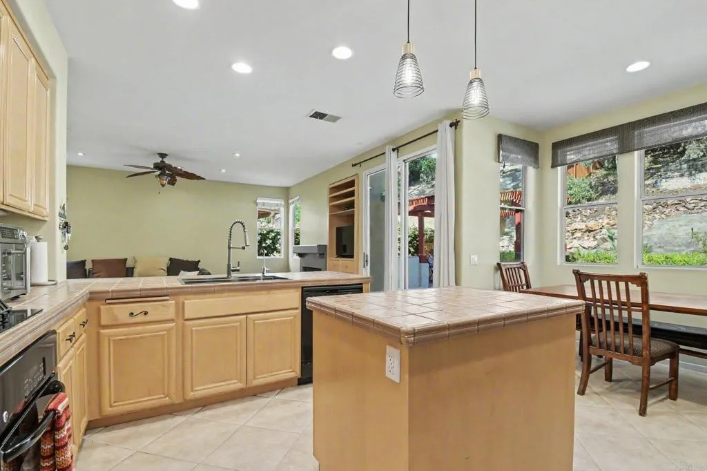 https://cdn.realtyfeed.com/cdn/127/306782543/f726cf52a70d0defb0e2225529510681.webp