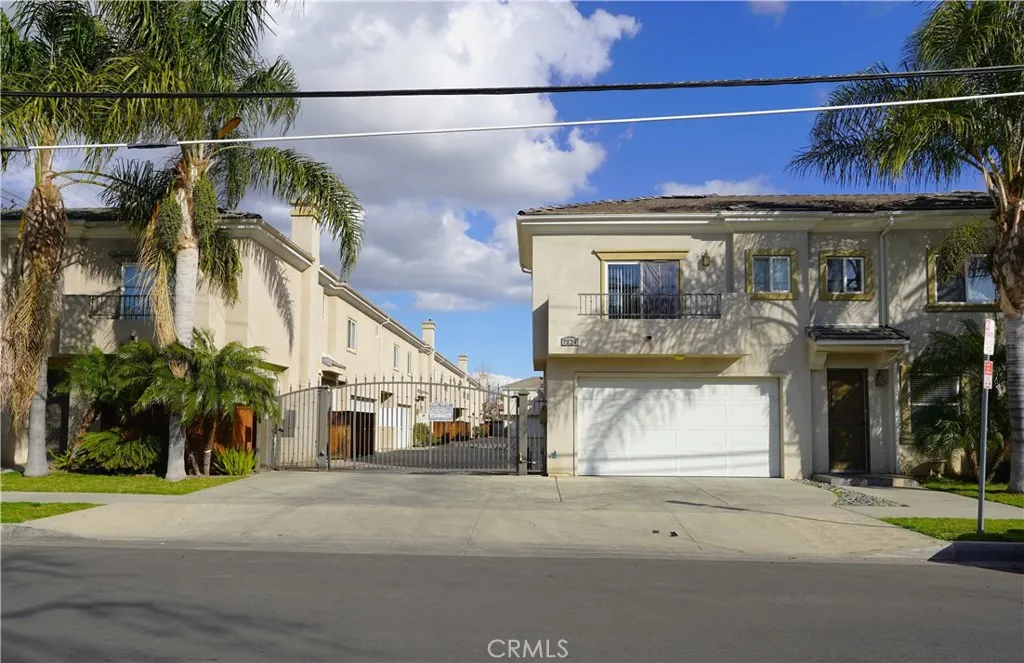 Canoga Park, CA 91303