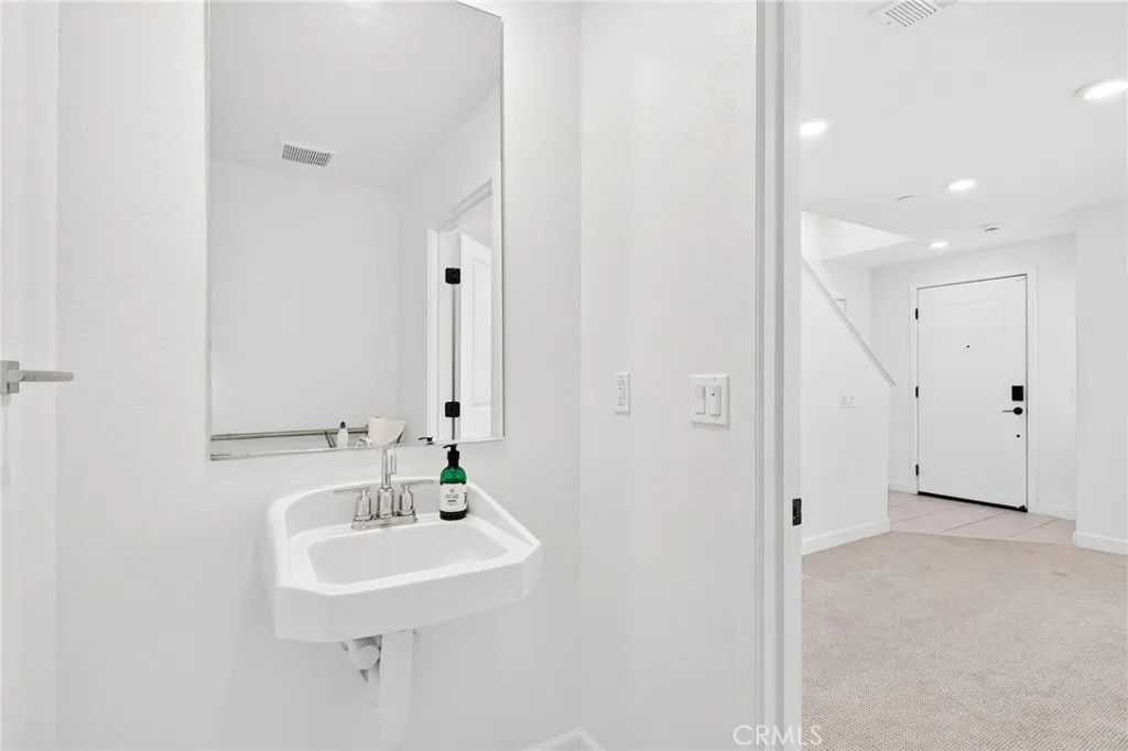 https://cdn.realtyfeed.com/cdn/127/306782625/43c3b7f646ba810a98765a253ffe8df0.webp