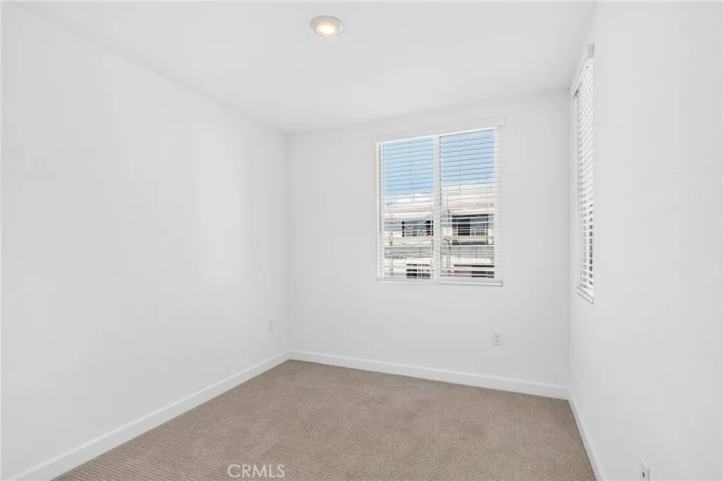https://cdn.realtyfeed.com/cdn/127/306782625/61f49a757c19c08a4842955fdaecb64a.webp