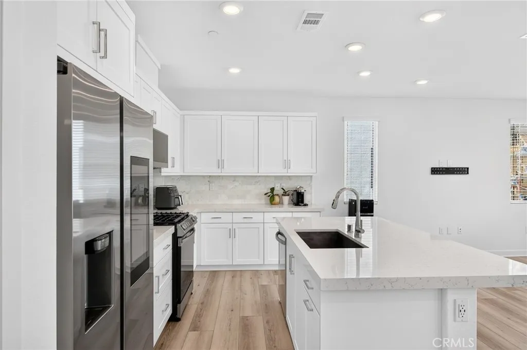 https://cdn.realtyfeed.com/cdn/127/306782625/bb83cf4cf4b5fe6a9fdd813a8ad0e611.webp