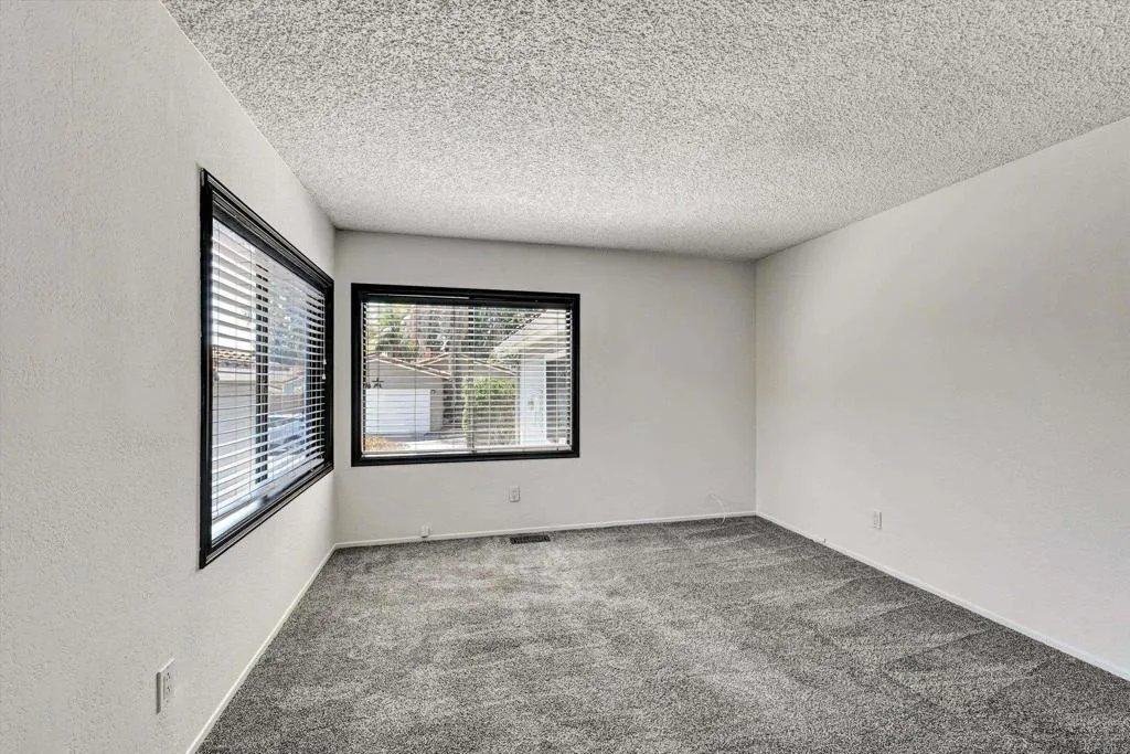 https://cdn.realtyfeed.com/cdn/127/306782627/44ed5c94be05da116cc02f8cdf603f02.webp