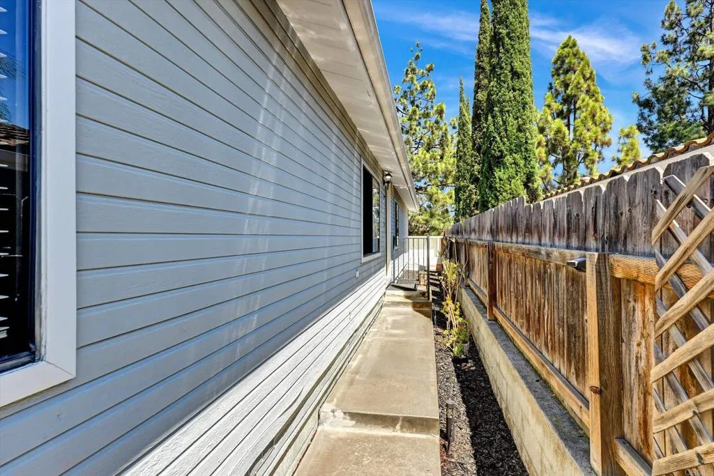 https://cdn.realtyfeed.com/cdn/127/306782627/498111aa4443b6eac64c91e41dcda3b5.webp