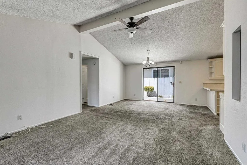 https://cdn.realtyfeed.com/cdn/127/306782627/e0940a7cdda099bc4ce1f1a90eacccd3.webp