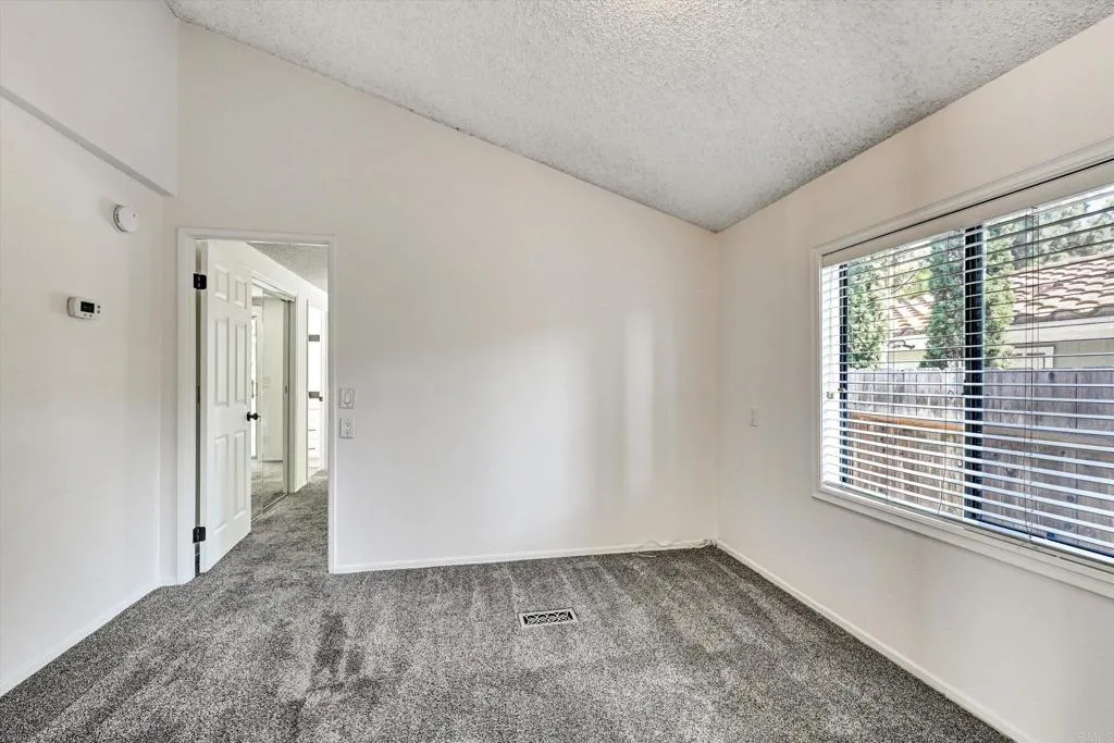 https://cdn.realtyfeed.com/cdn/127/306782627/fa37453a9fc7a19cfada285a252da866.webp