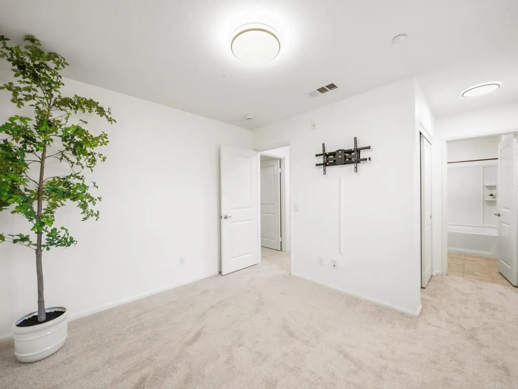 https://cdn.realtyfeed.com/cdn/127/306782632/1f5294613c50cb8478e6fb7d380706fc.webp