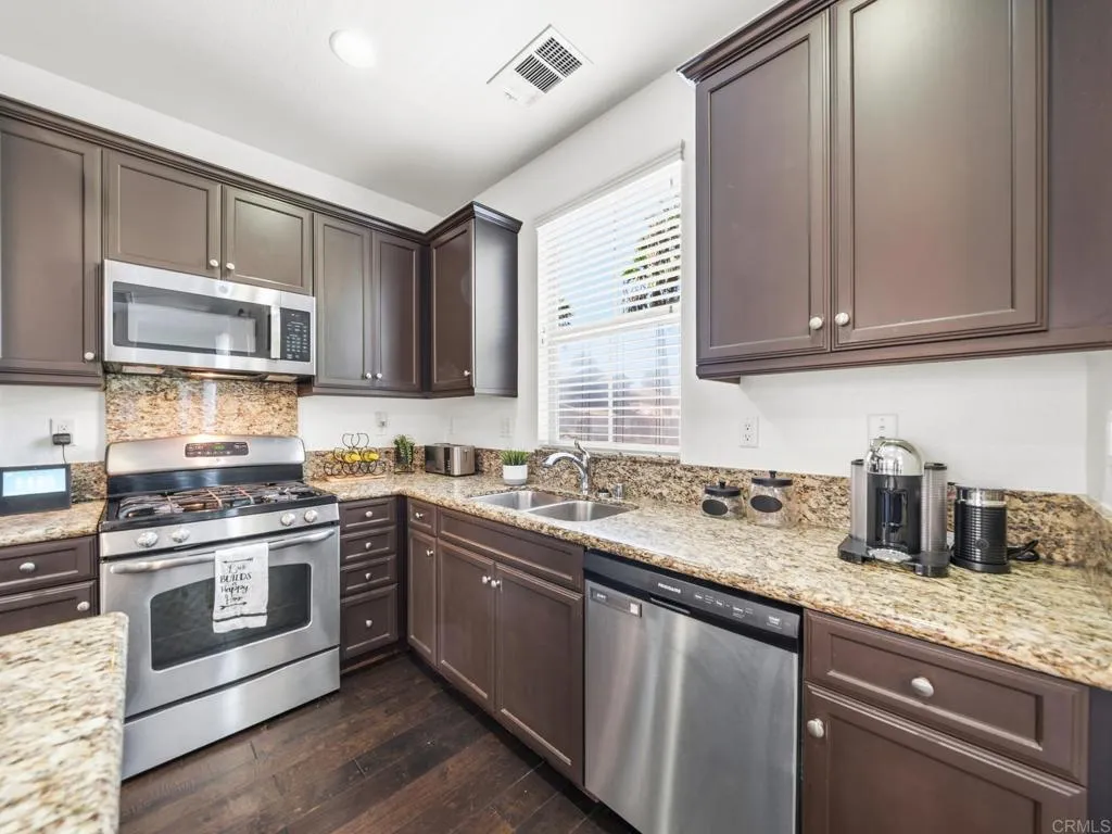 https://cdn.realtyfeed.com/cdn/127/306782632/cbf0b25b511c7b9e453ab32b162ab6ea.webp