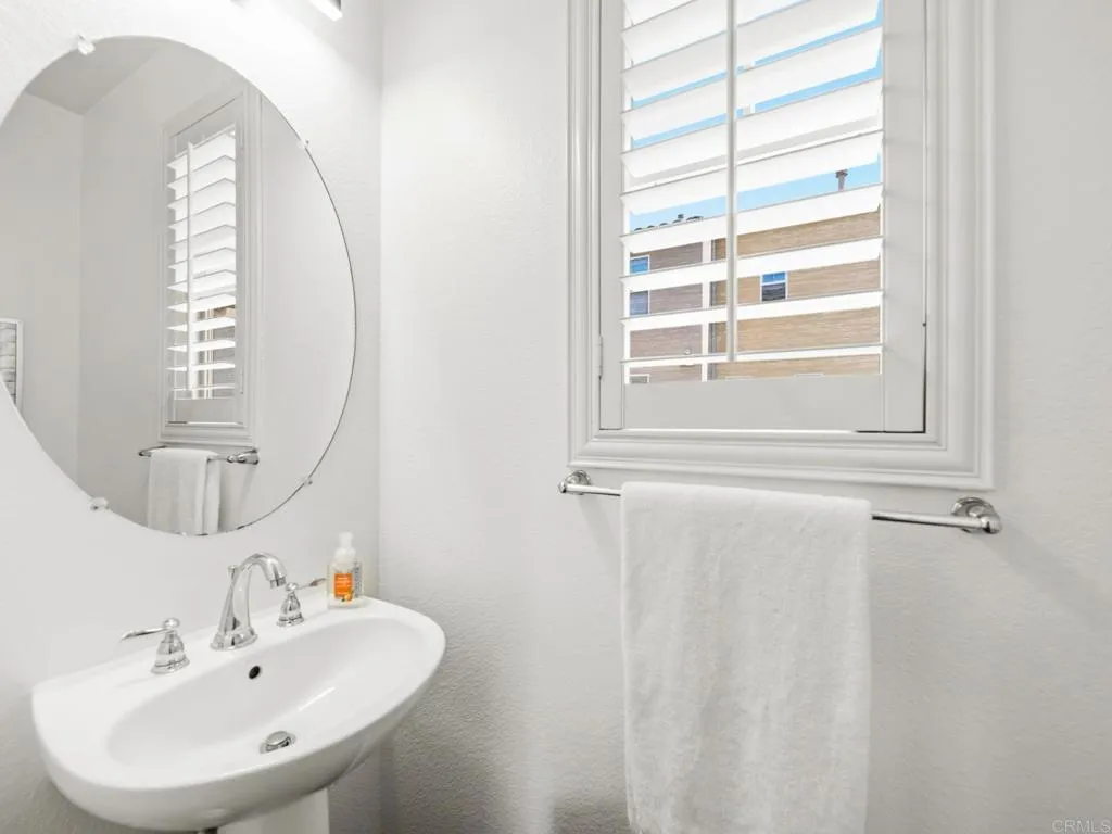 https://cdn.realtyfeed.com/cdn/127/306782632/d9d318c48aad6e140f1e5e01ada94b99.webp