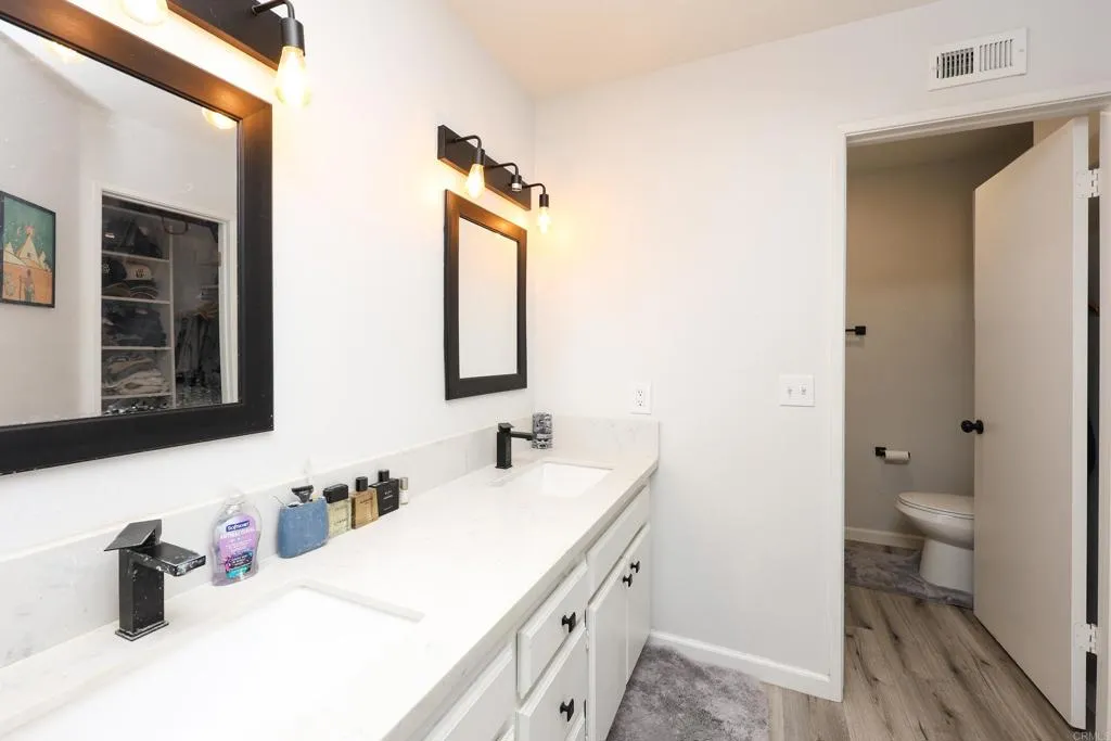 https://cdn.realtyfeed.com/cdn/127/306782659/4b94c355b8fe723457d97ef3a6a0404b.webp
