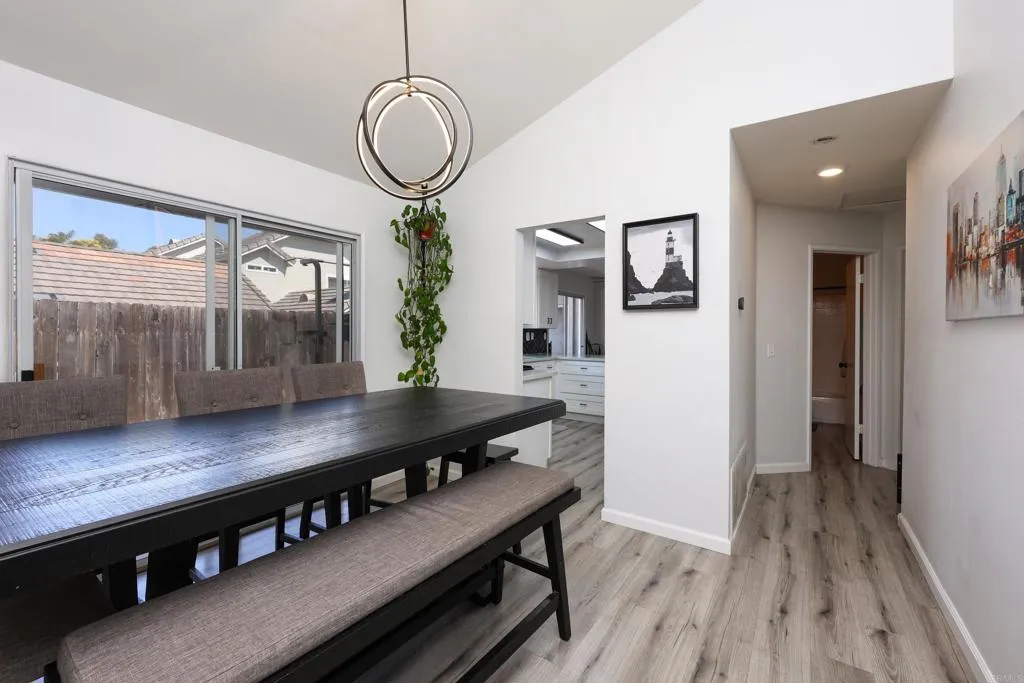 https://cdn.realtyfeed.com/cdn/127/306782659/ad0a0624c83eeedafac55602093cffdb.webp