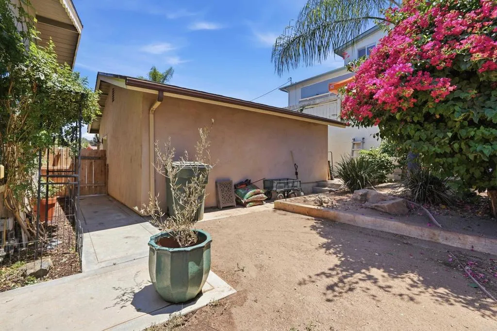 https://cdn.realtyfeed.com/cdn/127/306782766/31c4d0ecd080714363ef98749101480c.webp