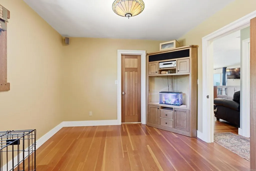 https://cdn.realtyfeed.com/cdn/127/306782766/9d5836a84e6d42b6b206ef9a19e6f735.webp