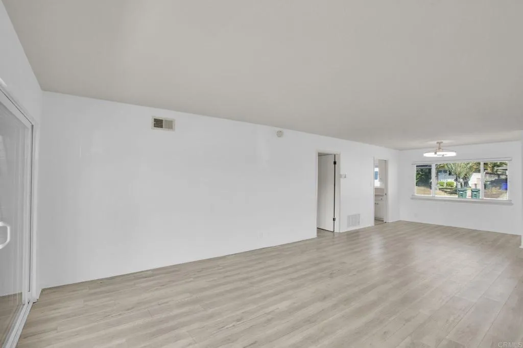 https://cdn.realtyfeed.com/cdn/127/306782787/00f01744829766547d2a2fc11db1d155.webp