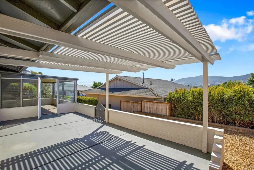 https://cdn.realtyfeed.com/cdn/127/306782787/8c6e6ea8bff85d1ba14b544d96b50fe2.webp