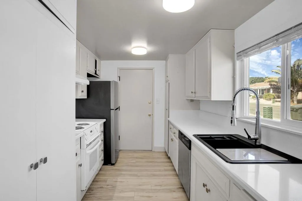 https://cdn.realtyfeed.com/cdn/127/306782787/b003623249e1a7d626343fb8ab74ddf6.webp