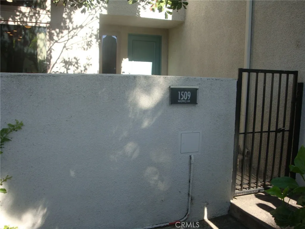 Fullerton, CA 92831