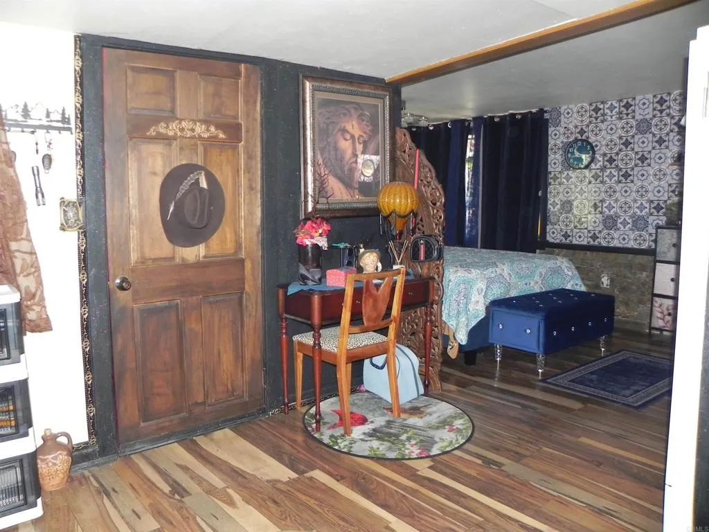 https://cdn.realtyfeed.com/cdn/127/306782879/76fe7bba098b93d38a907598b3d8ba63.webp