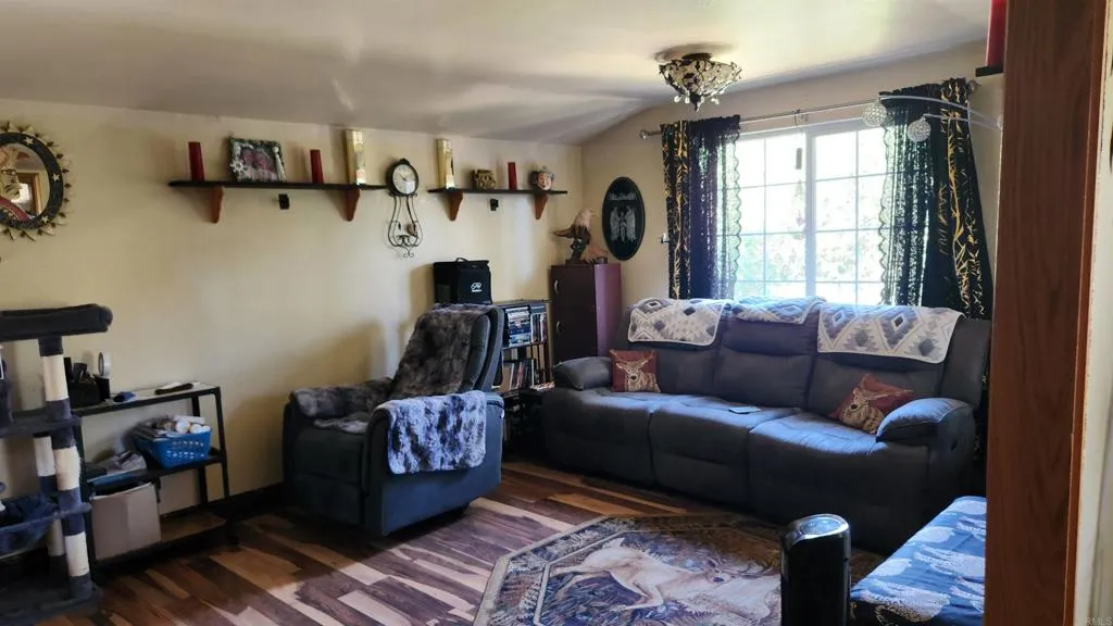 https://cdn.realtyfeed.com/cdn/127/306782879/c1937b8a2fb375fc0c526bc8b6ad1a75.webp