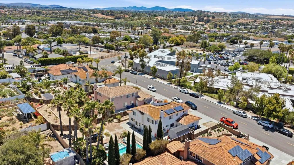https://cdn.realtyfeed.com/cdn/127/306782900/a8db332157c1cef128679325d7c93207.webp