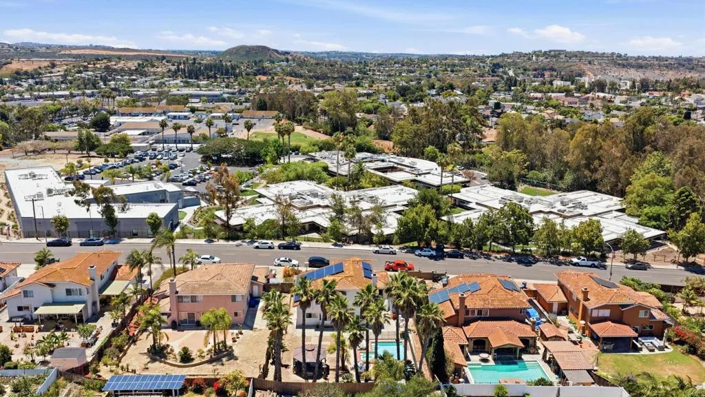 https://cdn.realtyfeed.com/cdn/127/306782900/db401c02aa9c844296d9c6ad9cc29e76.webp