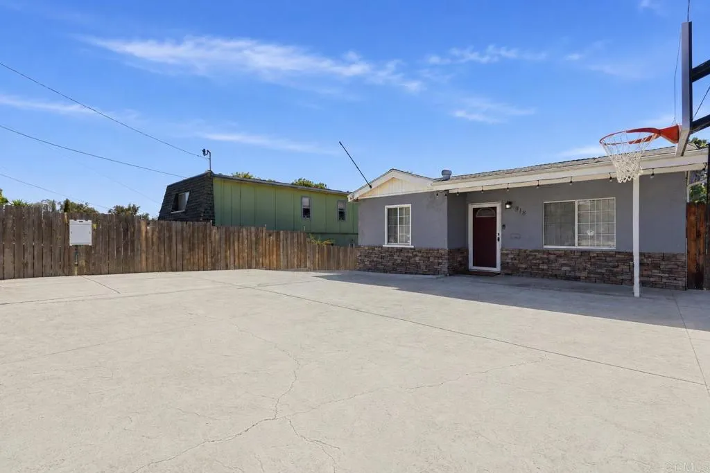 918 Galopago, Spring Valley, CA 91977 - Photo 3 of 19, Spring Valley, CA