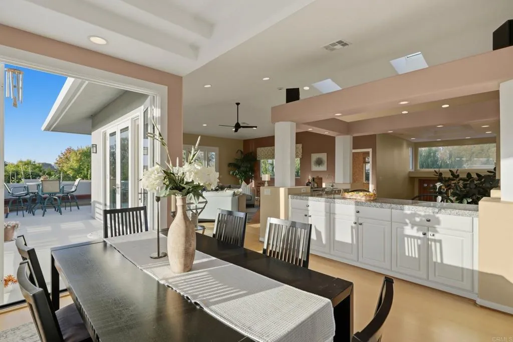 https://cdn.realtyfeed.com/cdn/127/306782946/05d24f7dc4437f2b007fb97e2e596c16.webp