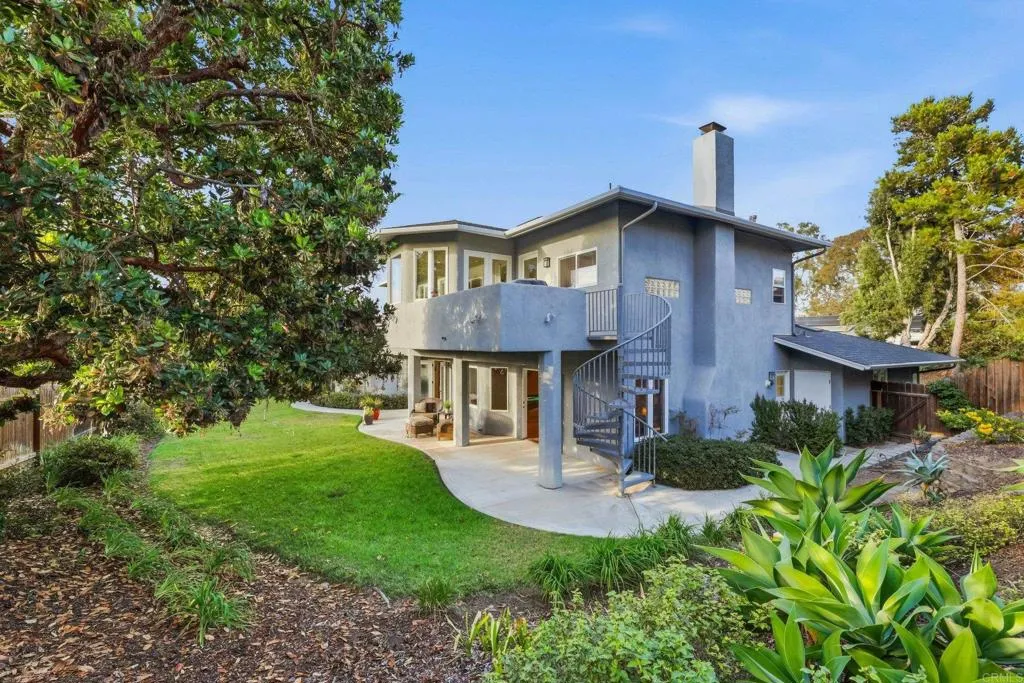 https://cdn.realtyfeed.com/cdn/127/306782946/06cc73e8b59479bebc57838ade4d402c.webp