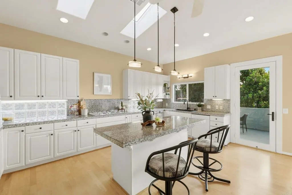 https://cdn.realtyfeed.com/cdn/127/306782946/4274e674b59a5bc11b3ff27325815255.webp