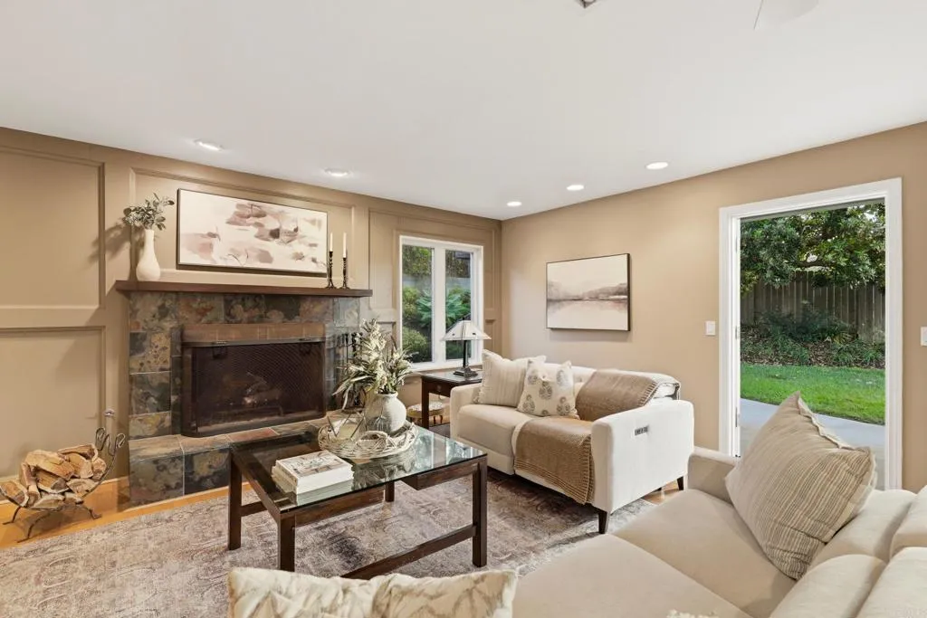 https://cdn.realtyfeed.com/cdn/127/306782946/6489fa1417105a84a6d07775041e951b.webp