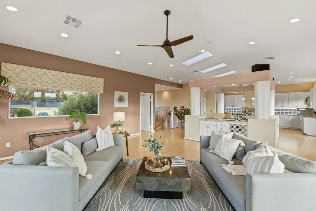 https://cdn.realtyfeed.com/cdn/127/306782946/8f84869da93c36bee9d8aedc09aa3930.webp
