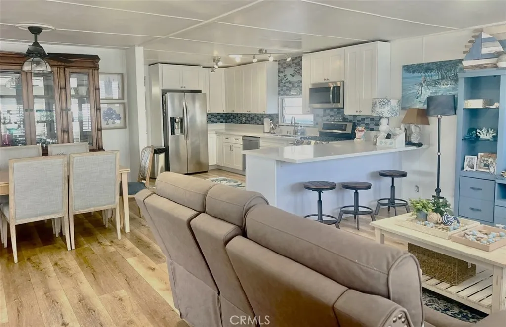 246 S Bayside, Newport Beach, CA 82660 - Main photo, Newport Beach, CA