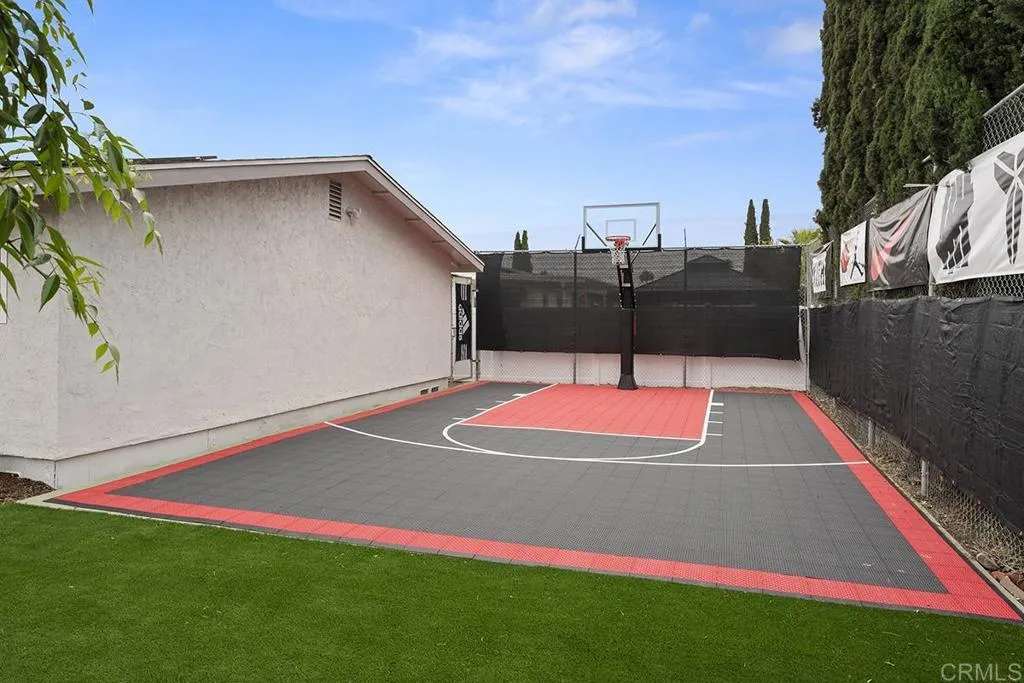 8427 Carlton Oaks Drive, Santee, CA 92071 - Photo 5 of 10, Santee, CA