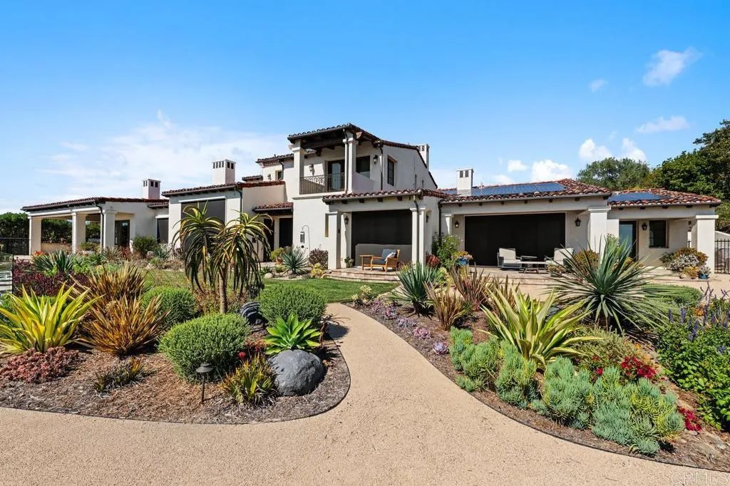 https://cdn.realtyfeed.com/cdn/127/306783021/d693eb5c47e9434b6ed903dbf0fe0141.webp
