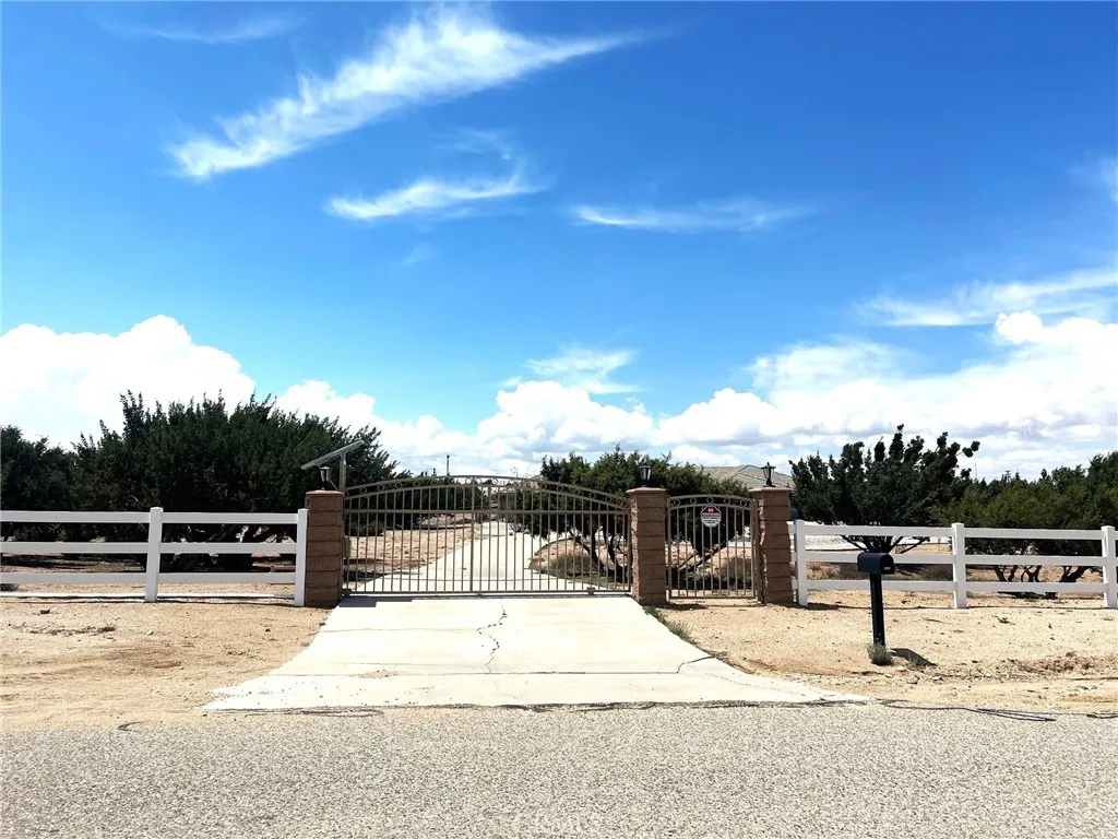 Oak Hills, CA 92344