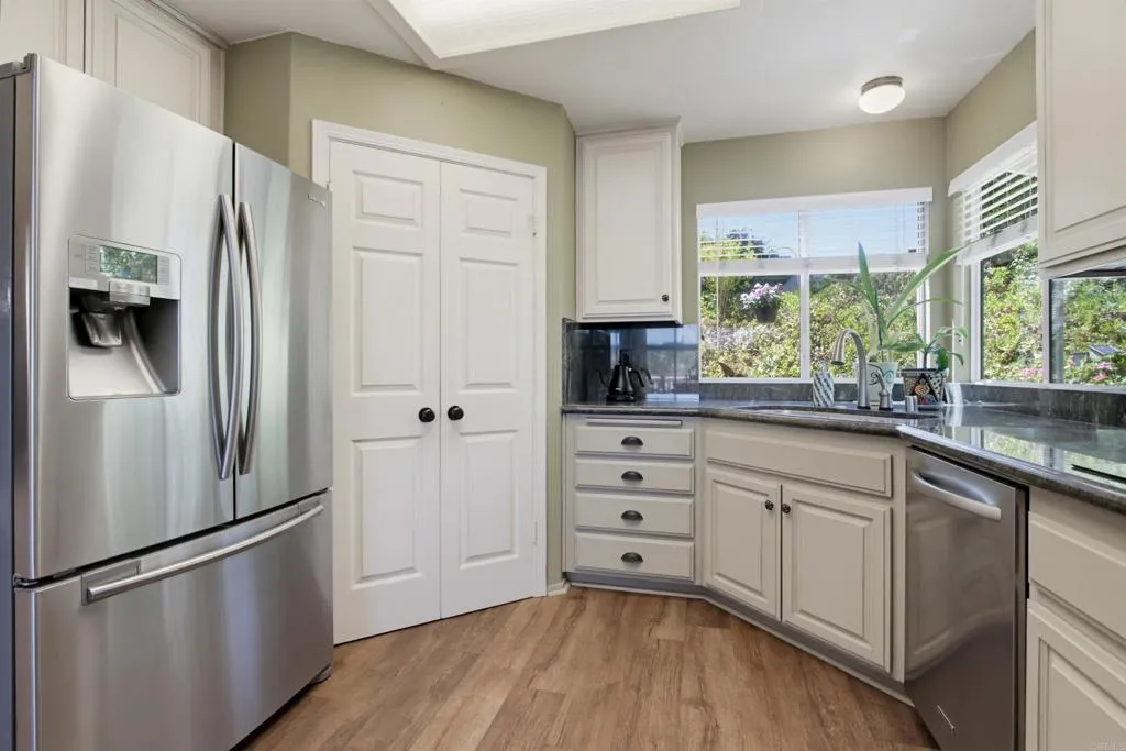 https://cdn.realtyfeed.com/cdn/127/306783050/0d99557d565c0cc3e313d04db53f567d.webp