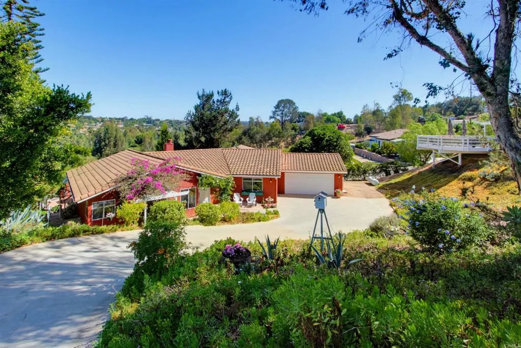 2202 Crest Hill Lane, Fallbrook, CA 92028 - Photo 3 of 50, Fallbrook, CA